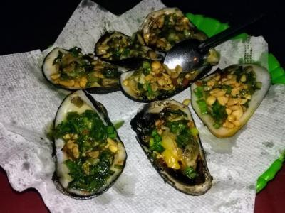 18 mars au marché de Da Lat : moules, persillade et cacahouètes