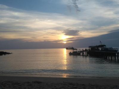 Coucher de soleil sur la Lazy Beach à Koh Rong Samloem