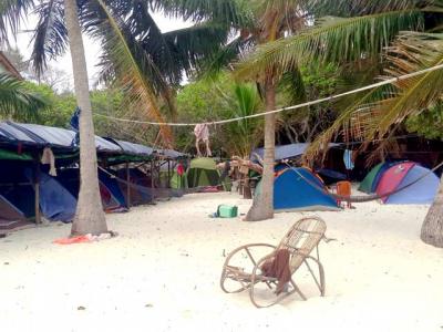 Des tentes de 2 à 3 places avec vue directe sur la mer