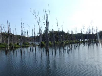 Traversée du Nam Gnouang Reservoir