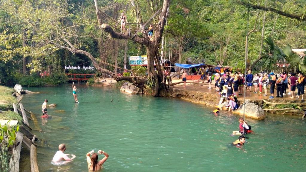 Blue Lagoon dans la région de Van Vieng