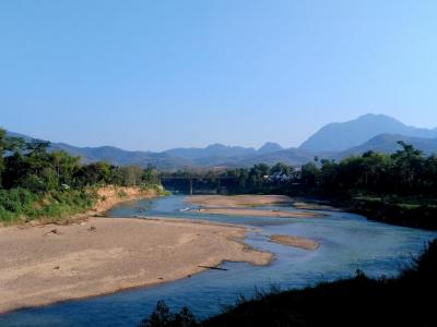 Luang Prabang, un adorable village au Laos et : des cascades… sans eau !