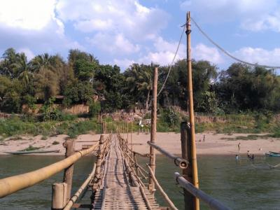 Pont amovible à Luang Prabang