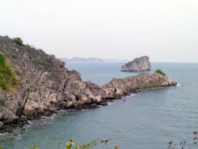 L’île de Catba dans la baie d’Halong